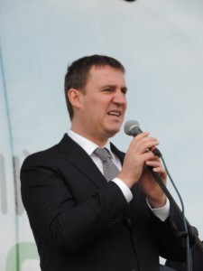 министр
